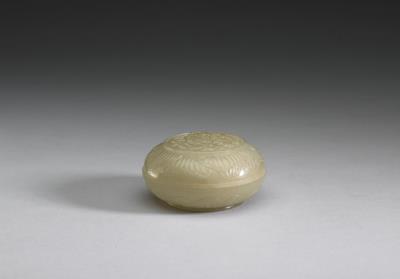 图片[2]-Jade round box carved with Indian lotus scrolls, Qing dynasty (1644-1911)-China Archive